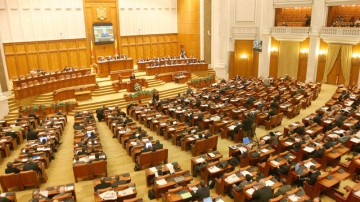 Scandal în Parlament pe „ordonanţa traseiştilor”
